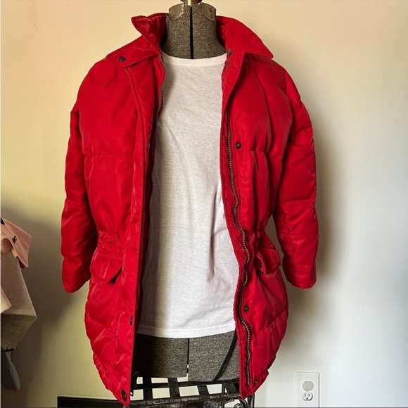 Red insulated winter jacket, fleece lined pockets, wind proof sleeves, pockets - Picture 2 of 14